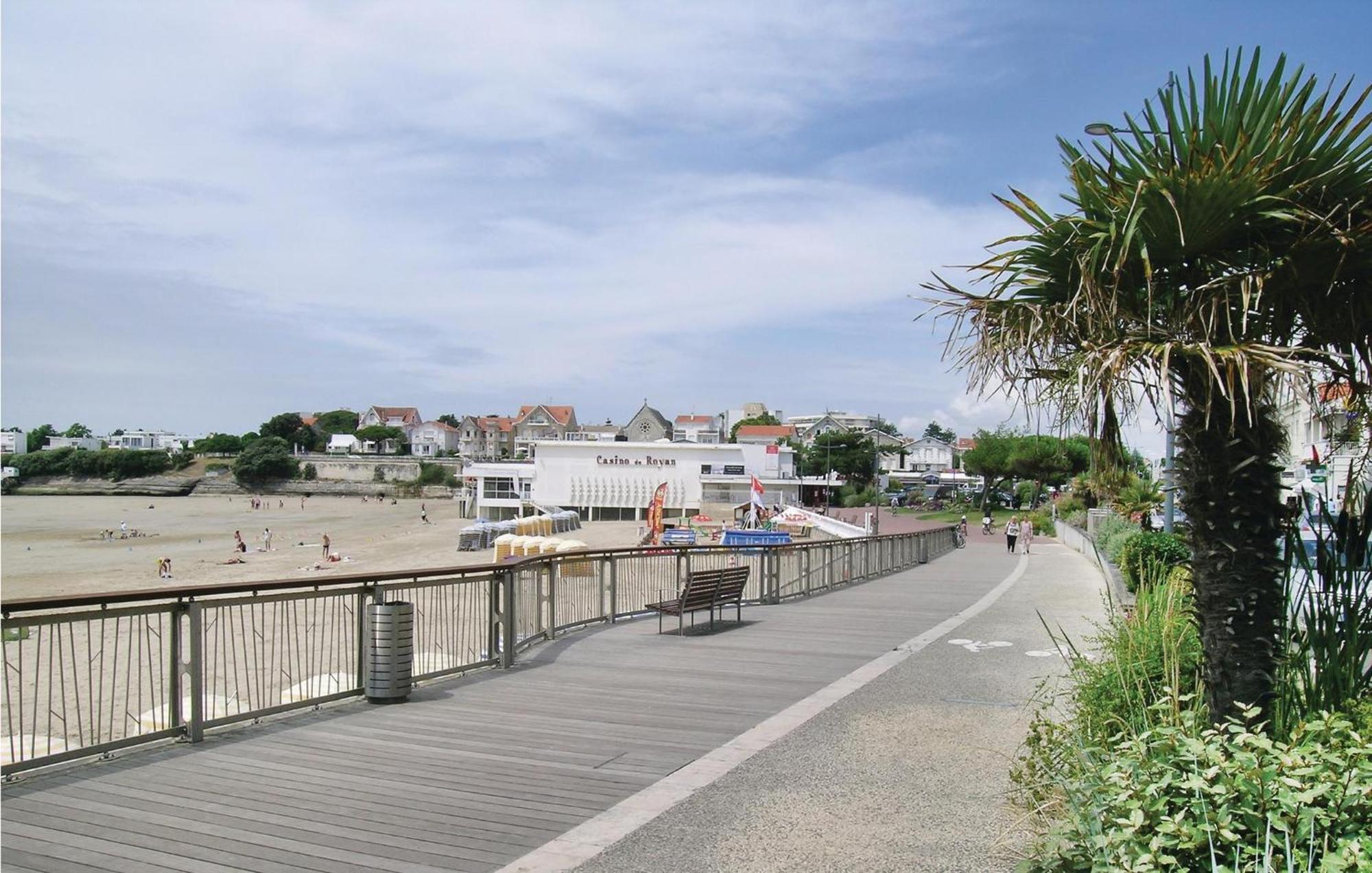 Gorgeous Apartment In Royan With Kitchen 外观 照片